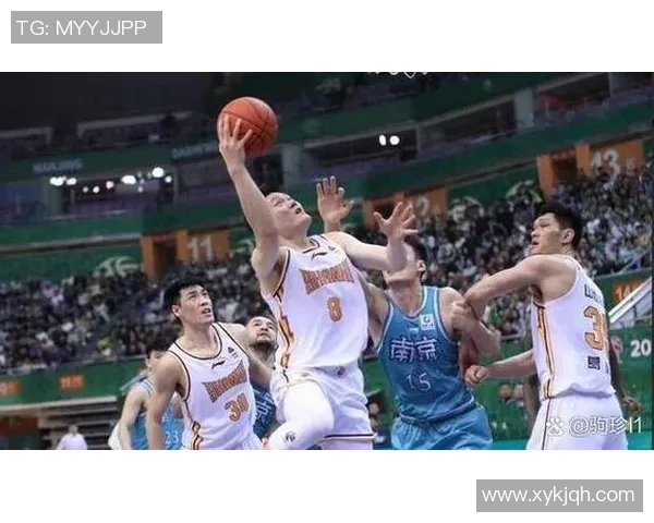 重庆篮球队近期状态分析与表现评估探讨